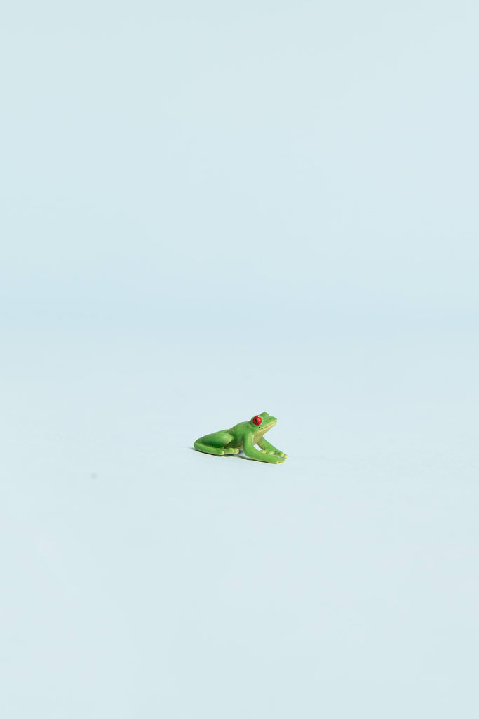 mini treefrog