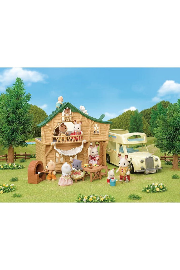 Calico Critters Set: Lakeside Lodge Gift Set - Blickenstaffs Toy Store