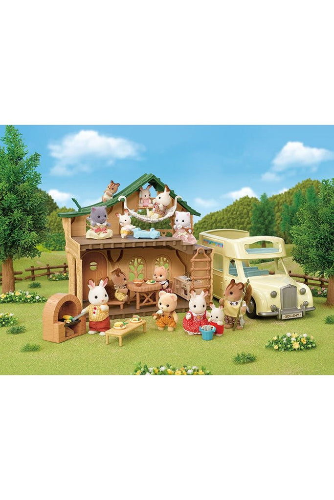 Calico Critters Set: Lakeside Lodge Gift Set - Blickenstaffs Toy Store