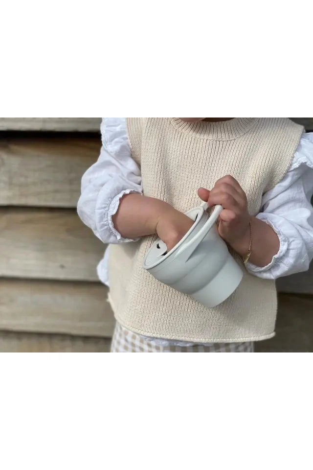 Collapsible Snacking Cups with Lid - Blickenstaffs Toy Store