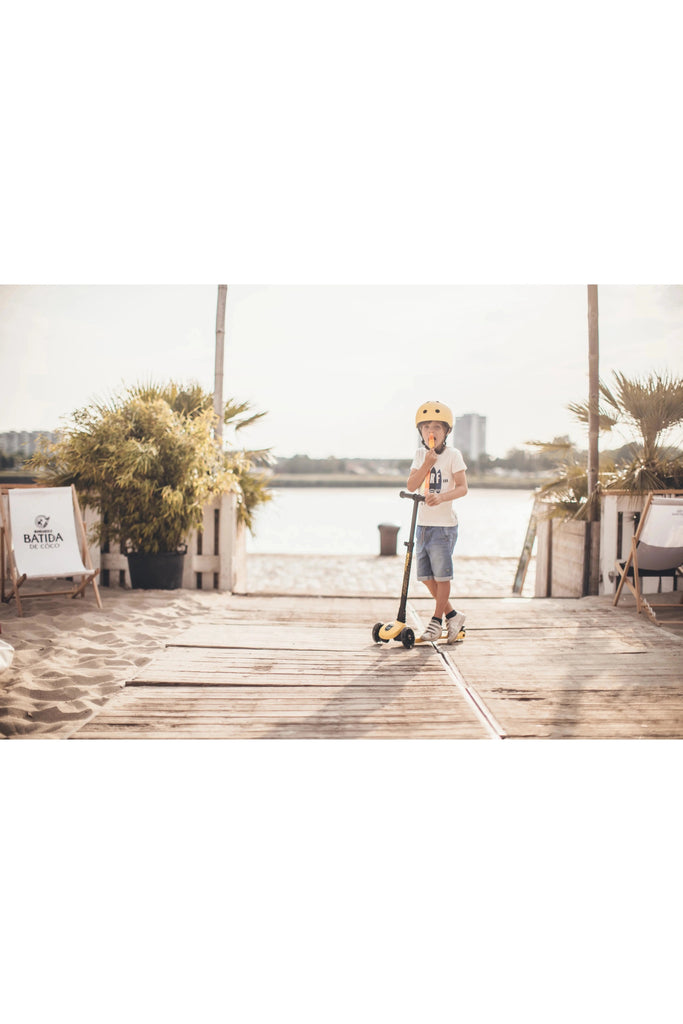 Scoot and Ride Standing Scooter Highwaykick 3 - Blickenstaffs Toy Store